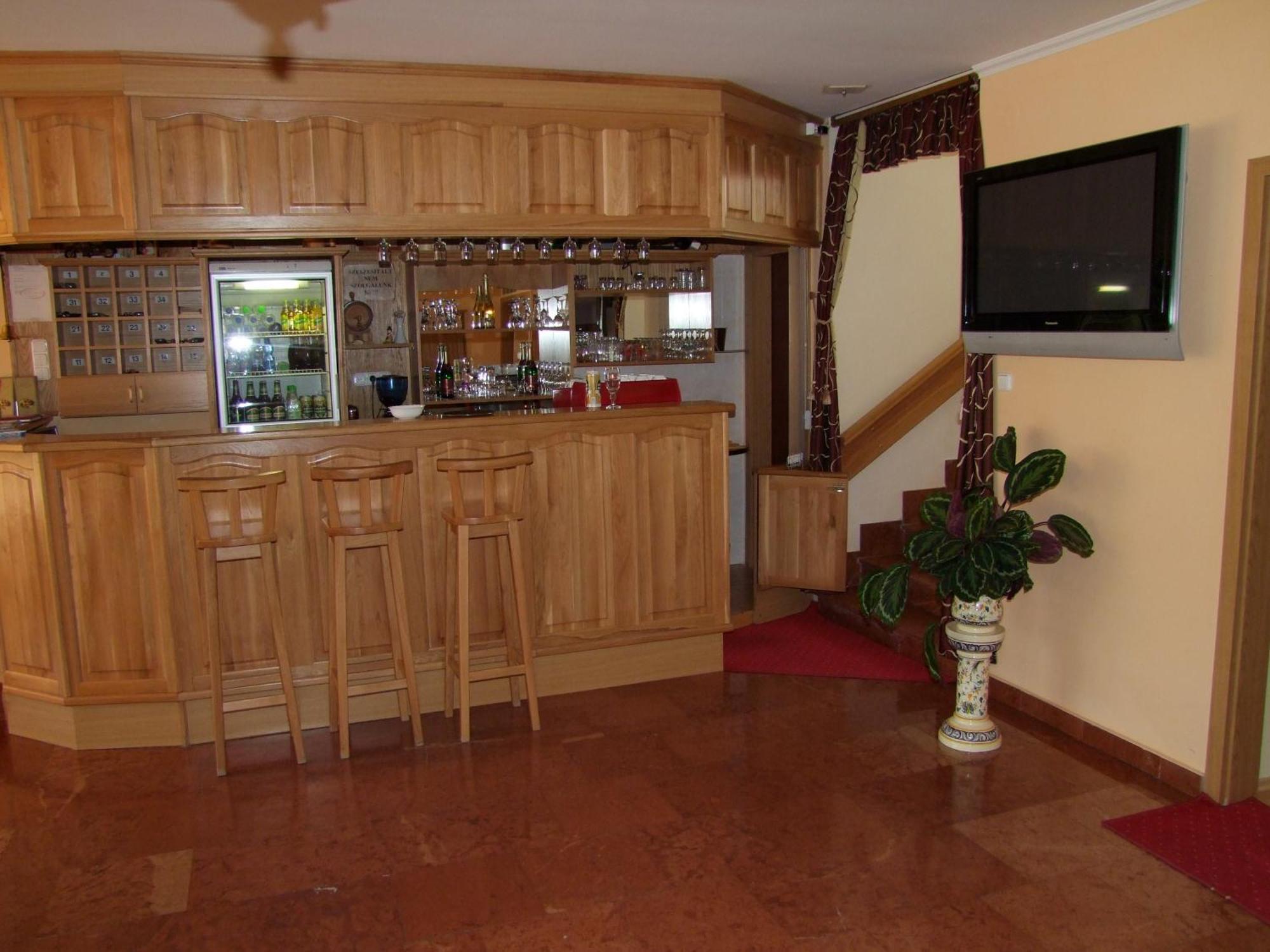 Bed and Breakfast Júlia Panzió Hajdúszoboszló Exterior foto